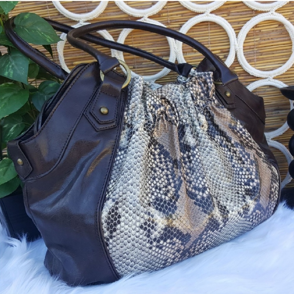 Like New Large Roomy Purse Handbag Satchel Snake